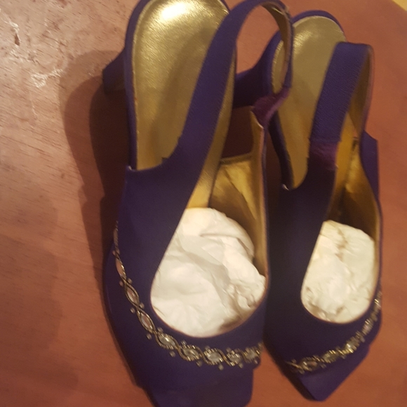 LADIES DEZARIO PURPLE 9 HEELS - Picture 1 of 4